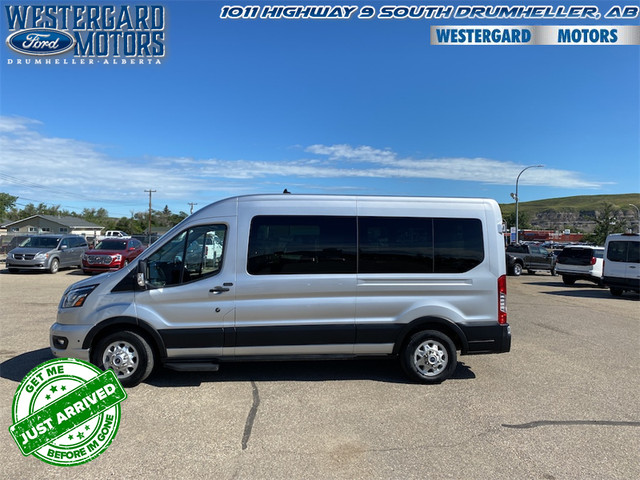2024 Ford Transit Passenger Wagon MID ROOF XLT in Cars & Trucks in Calgary - Image 2