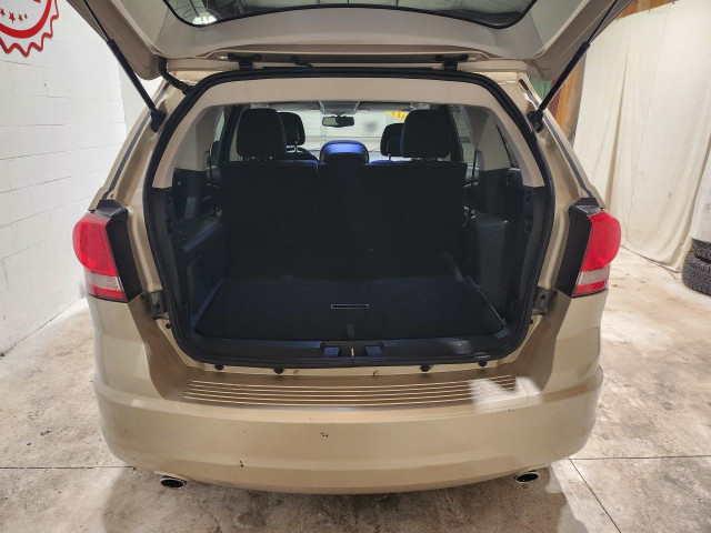 2011 Dodge Journey in Cars & Trucks in Windsor Region - Image 4