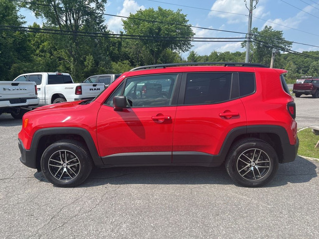 2018 Jeep Renegade Sport 4X4 in Cars & Trucks in Ottawa - Image 4