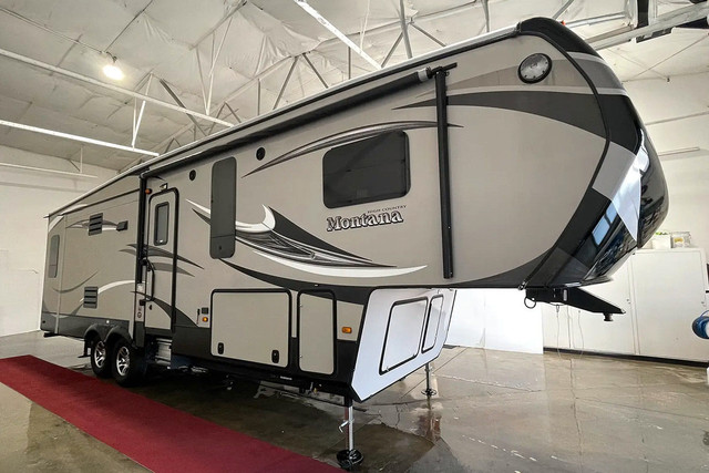 2015 Keystone Montana High Country 305RL – Pre-Owned 5th Wheel. in Travel Trailers & Campers in Red Deer - Image 3