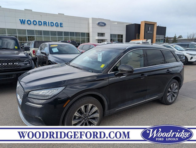 2020 Lincoln Corsair Reserve 2.0L, NAVIGATION, SUNROOF, LEATH... in Cars & Trucks in Calgary