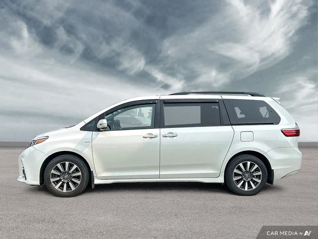 2018 Toyota Sienna XLE in Cars & Trucks in Saskatoon - Image 2