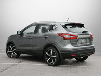 This Nissan Qashqai boasts a Regular Unleaded I-4 2.0 L/122 engine powering this Variable transmissi... (image 8)