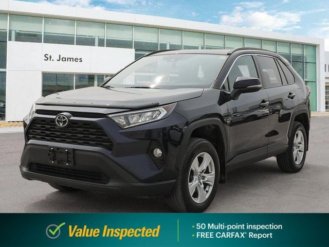 2019 Toyota RAV4 XLE | CLEAN CARFAX | DUAL-ZONE CLIMATE CONTROL in Cars & Trucks in Winnipeg