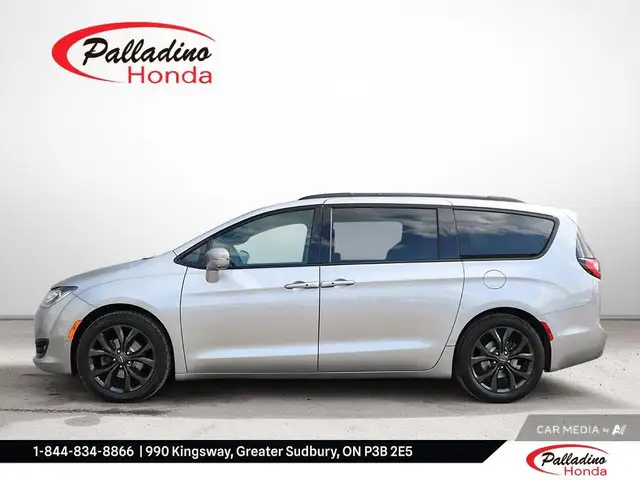 2019 Chrysler Pacifica Limited in Cars & Trucks in Sudbury - Image 4