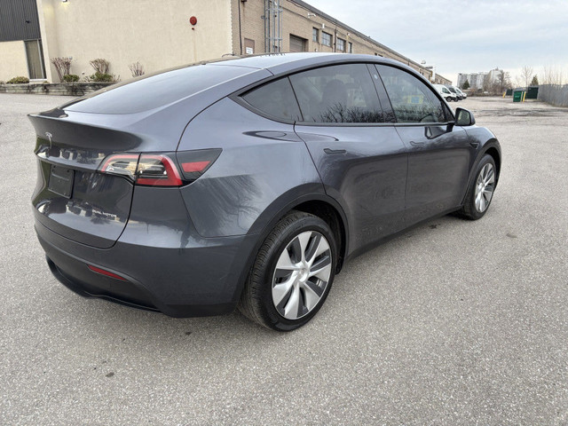 2023 Tesla Model Y Long Range 4dr All-Wheel Drive Sport Utility  in Cars & Trucks in City of Toronto - Image 2
