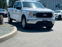 This 2021 Ford F-150 XLT has an Oxford White Exterior and Dark Slate Interior with seating for 6. Eq... (image 9)