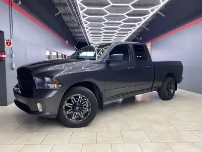 3.6L V6 20-inch wheels Heated side mirrors Automatic headlights Full-size spare tire Removable and l...