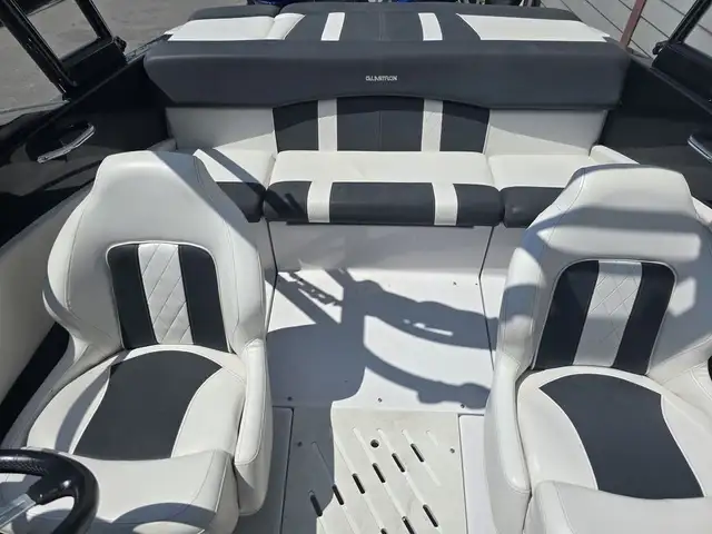 2014 Glastron 185 GLS FINANCING AVAILABLE in Powerboats & Motorboats in Saskatoon - Image 16