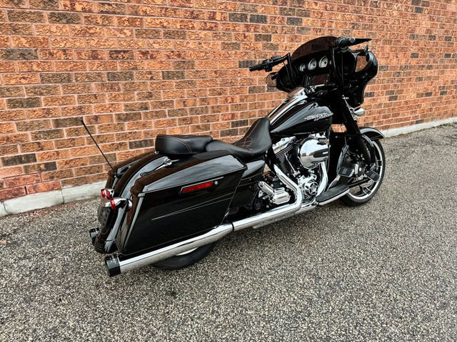  2015 Harley-Davidson Street Glide Special **OVER $10,000 IN EXT in Touring in Markham / York Region - Image 3