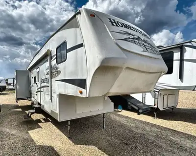 Spacious Dual Slideout Bunks, Bath & 1/2, Sofa/Dinette Slide, Tons of Storage & More! Spacious Dual...