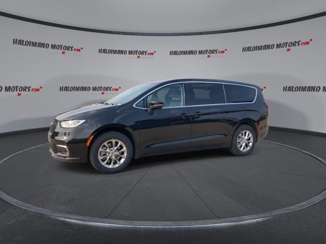 2023 Chrysler Pacifica Touring L | AWD | Leather | Heated Seats in Cars & Trucks in Hamilton - Image 4