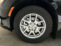 EXECUTIVE CROSSTOWN DEMO! This 2024 CHRYSLER VOYAGER LX has the following options Cloth Bucket Seats... (image 9)