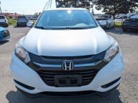 LOW KMS! HR-V AWD, FULLY LOADED, BACKUP CAMERA, POWER WINDOWS, LOCKS, A/C, TILT, CRUISE, ALLOY WHEEL... (image 4)