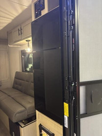 Coachmen Spirit SBT160RE-53- Have you been searching for a light towable travel trailer? A place to... (image 5)