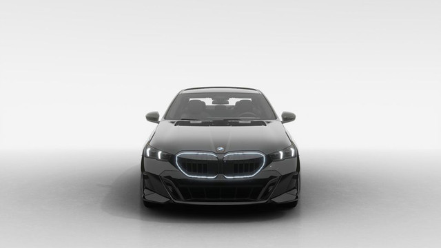 2026 BMW 5 Series 530i xDrive | Classe affaires | M Sport Pro in Cars & Trucks in City of Montréal - Image 3