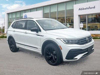 This Volkswagen Tiguan boasts a Intercooled Turbo Regular Unleaded I-4 2.0 L/121 engine powering thi... (image 3)