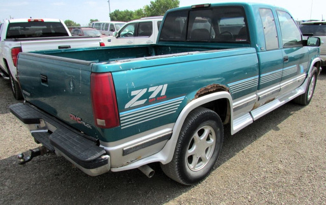 1994 GMC Sierra 1500 SLE in Cars & Trucks in Calgary - Image 4