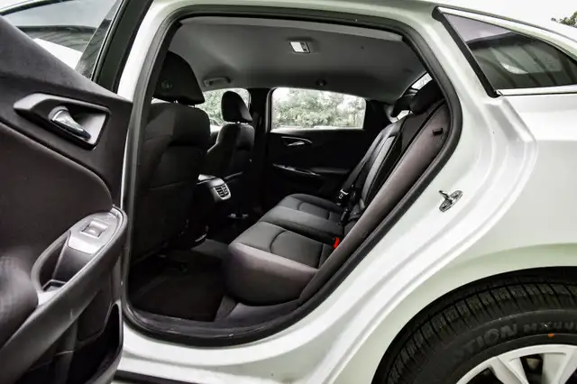 2023 Chevrolet Malibu LT • HEATED SEATS • SIRIUSXM • CP/AA in Cars & Trucks in Cornwall - Image 32