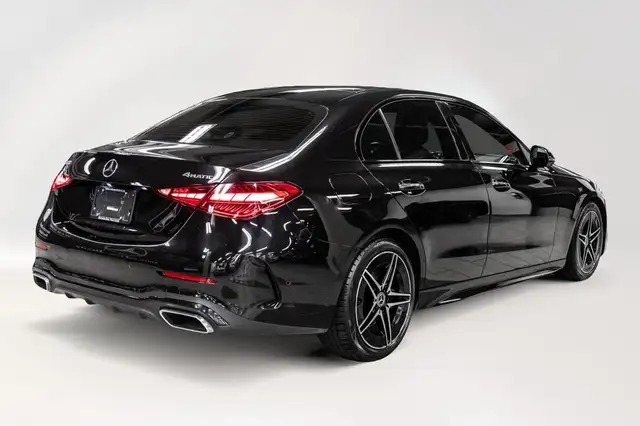 2023 Mercedes-Benz C300 4MATIC Sedan | Premium | Night | Carplay in Cars & Trucks in City of Montréal - Image 7