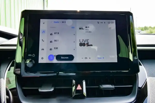 2024 Toyota Corolla LE - Heated Seats - Apple CarPlay dans Autos et camions dans Ottawa - Image 20