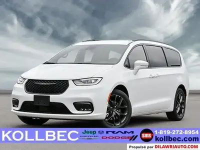 This Chrysler Pacifica boasts a Regular Unleaded V-6 3.6 L/220 engine powering this Automatic transm...