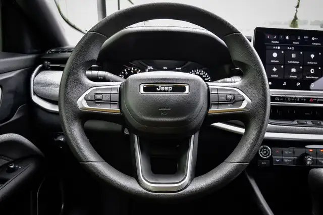 2024 Jeep Compass Sport • HEATED SEATS • LANE KEEP ASSIST • CP/A in Cars & Trucks in Ottawa - Image 17