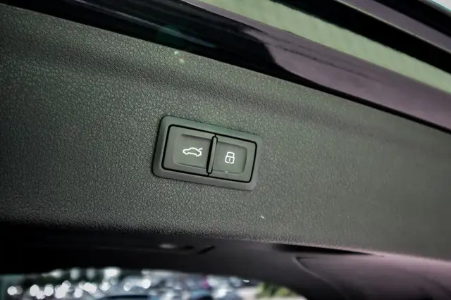 2018 Audi Q3 2.0 TFSI quattro Technik • SUNROOF • BOSE AUDIO • N dans Autos et camions dans Kingston - Image 10