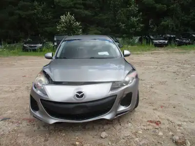 2013 Mazda3 GX 2.0L, Automatic 75,827KM AM/FM/CD, Air, Cruise, Power windows and locks This Mazda is...