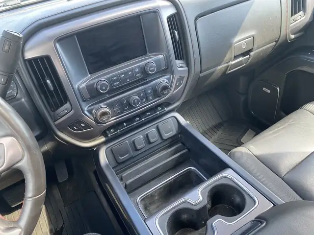 2018 GMC Sierra 1500 SLT in Cars & Trucks in Edmonton - Image 24