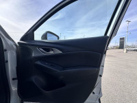 Low Mileage, Heated Seats, Heated Steering Wheel, Apple CarPlay, Android Auto, Remote Keyless Entry!... (image 8)