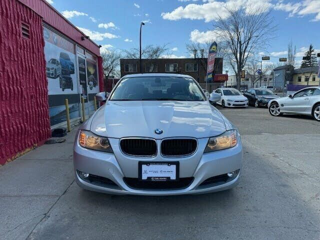2011 BMW 3-Series 328i xDrive in Cars & Trucks in Edmonton - Image 3