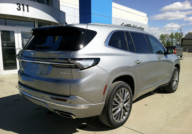 2025 Buick Enclave Avenir AWD in Cars & Trucks in Regina - Image 2