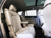 2022 Volkswagen Atlas Execline, !! FULLY LOADED !! Racing Green Metallic on Shetland Grey, R-Line Pa... (image 6)