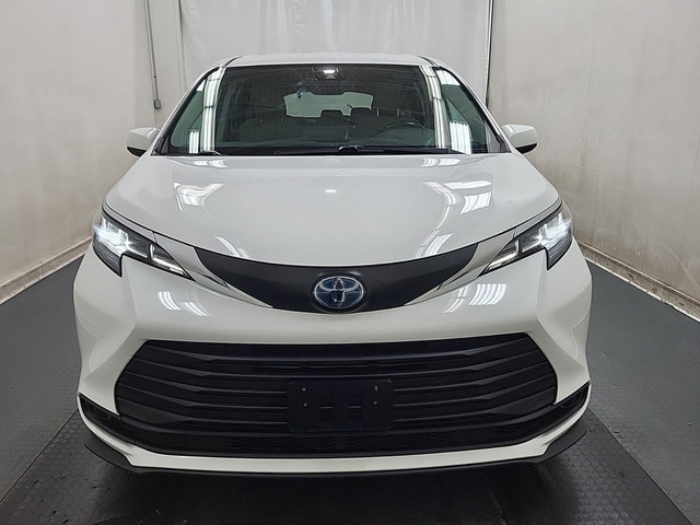 2021 Toyota Sienna LE 8-PASSENGER in Cars & Trucks in Mississauga / Peel Region - Image 2