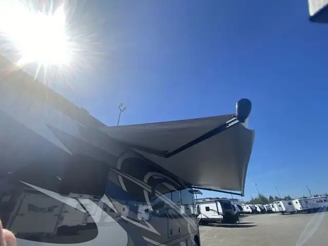 2023 Thor Motor Coach Miramar 35.2 in RVs & Motorhomes in Abbotsford - Image 39