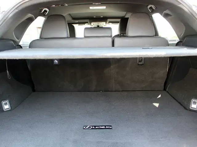 2018 Lexus NX300 FSPORT AWD w/ 2 Sets of Tires in Cars & Trucks in Calgary - Image 19