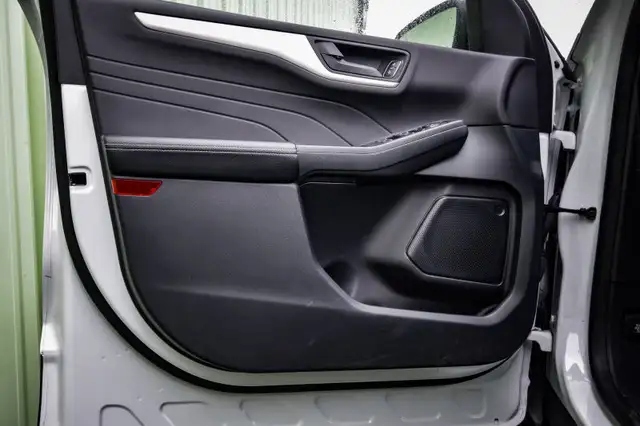 2022 Ford Escape SE Hybrid • HEATED SEATS • SPORT APPEARANCE PKG in Cars & Trucks in Kingston - Image 11