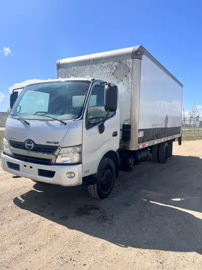 2012 Hino 195 | 18' Box Truck | Only 131,000 km | Tailgate | $19,000 For sale is a 2012 Hino 195 box...