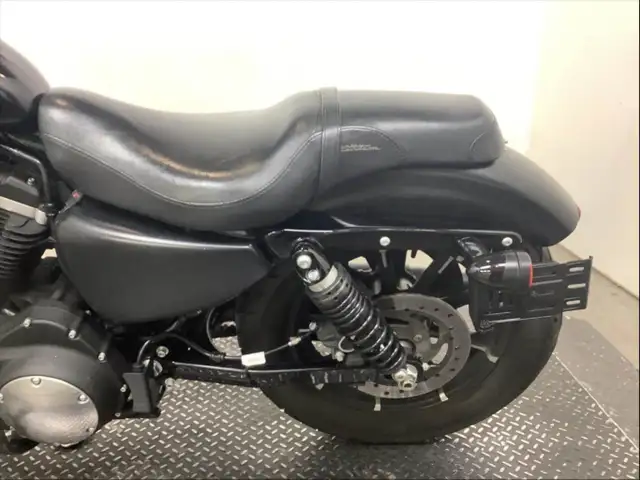 2018 Harley-Davidson Sportster XL883N Iron in Street, Cruisers & Choppers in City of Toronto - Image 9