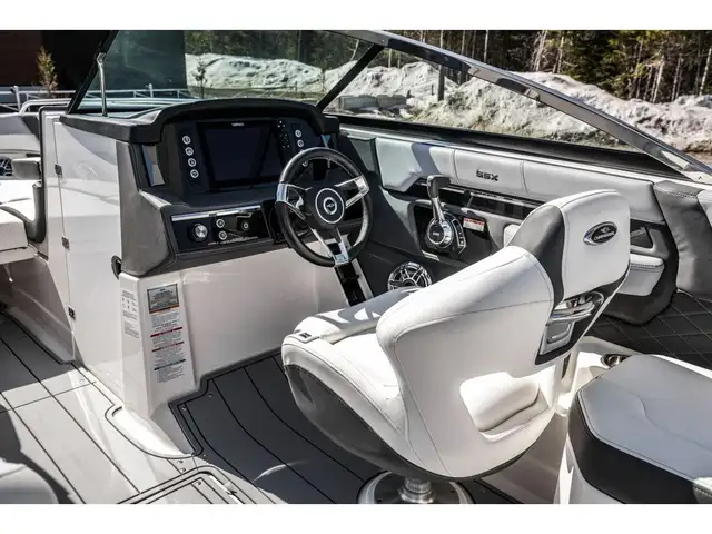 2025 Chaparral 267 SSX in Powerboats & Motorboats in Québec City - Image 25