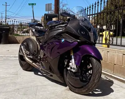 APPLY NOW: https://www.ridecollective.ca/get-pre-approved The 2014 BMW HP4 is a high-performance sup...