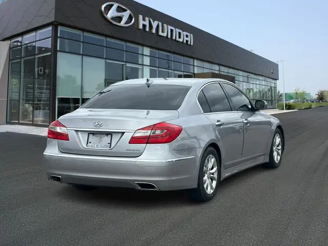 2013 Hyundai Genesis 3.8 Premium Package in Cars & Trucks in Oshawa / Durham Region - Image 6