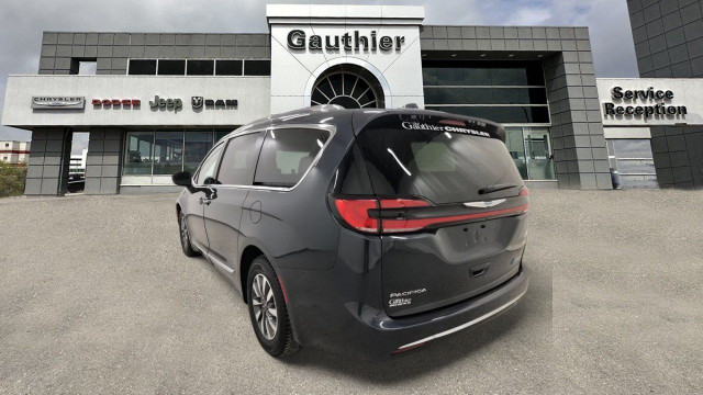 2021 Chrysler Pacifica Hybrid Limited in Cars & Trucks in Winnipeg - Image 2