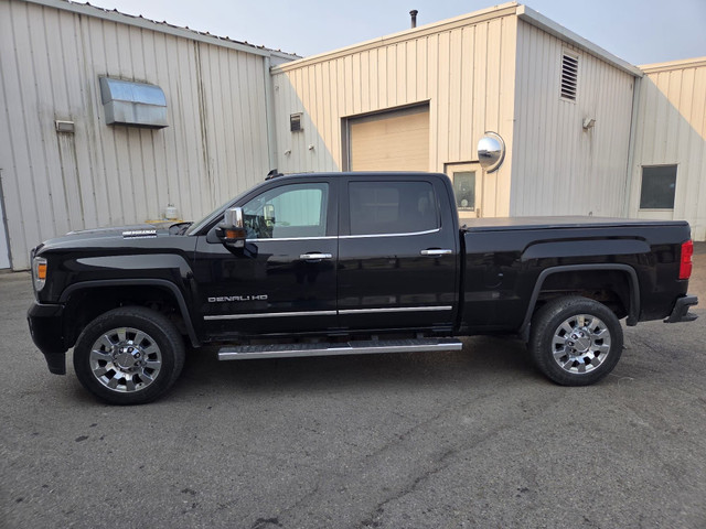 2019 GMC Sierra 2500HD Denali HEATED/VENTILATED SEATS | BOSE... in Cars & Trucks in London - Image 4