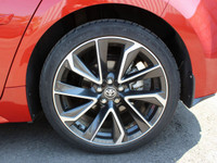 ADVANCED SAFETY FEATURES »» Rearview camera for confident reversing »» Advanced airbag system for al... (image 8)