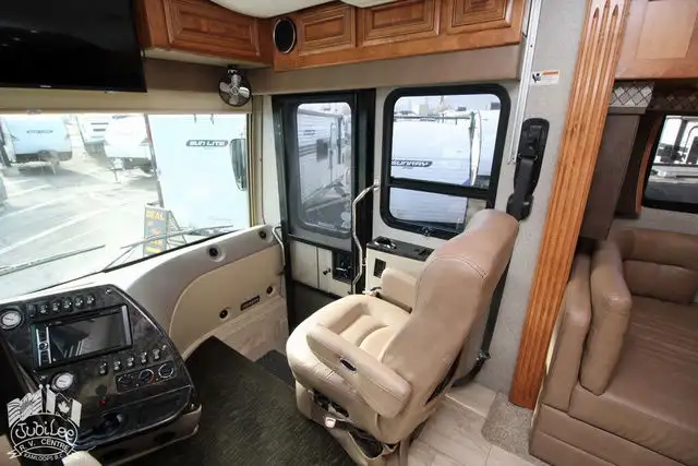 2018 Forest River Berkshire XLT 45A in RVs & Motorhomes in Kamloops - Image 10