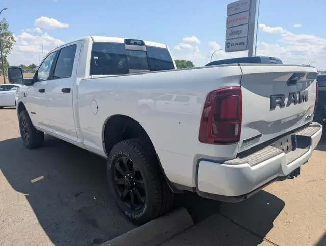 2025 RAM 3500 Big Horn 4x4 Crew Cab 6'4 in Cars & Trucks in Medicine Hat - Image 6
