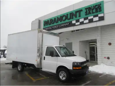 V8 GAS ENGINE, AUTO TRANS, A/C, LEATHER WRAPPED STEERING WHEEL, TILT STEERING WITH CRUISE CONTROL, A...