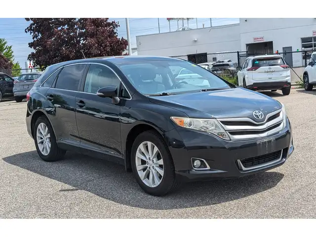 2015 Toyota Venza XLE Leather | Heated Seats | Sunroof in Cars & Trucks in City of Toronto - Image 12